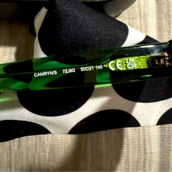 NWOT Kate Spade Camryn Sunglasses - New in Case 🖤💚 - Picture 6 of 6